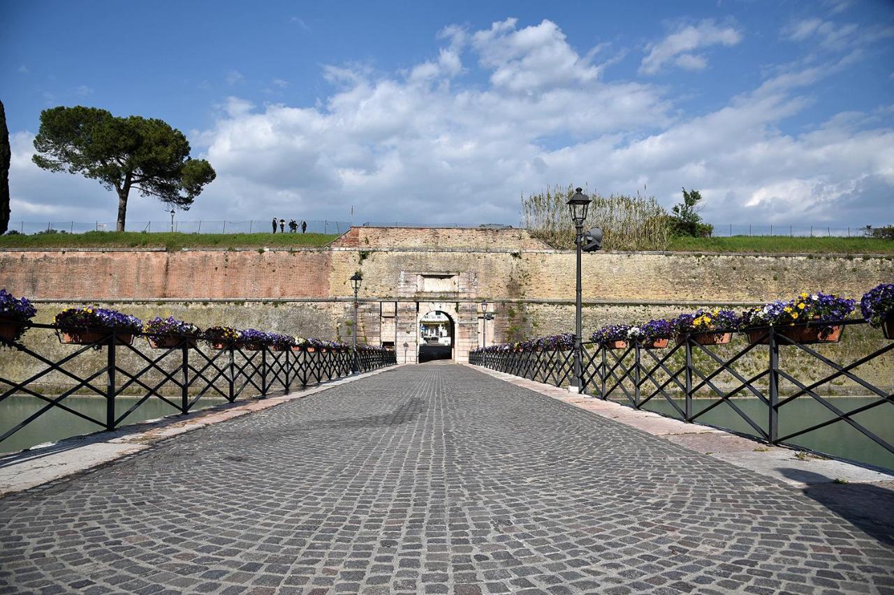 Prigioni House Bed and Breakfast Peschiera del Garda Buitenkant foto