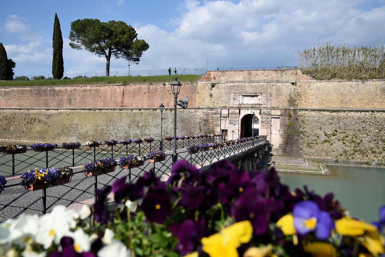 Prigioni House Bed and Breakfast Peschiera del Garda Buitenkant foto