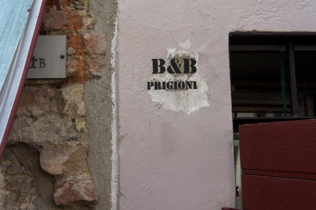 Prigioni House Bed and Breakfast Peschiera del Garda Buitenkant foto
