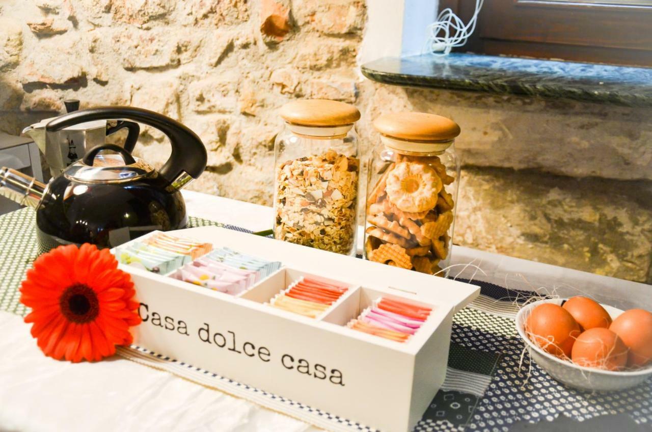 Prigioni House Bed and Breakfast Peschiera del Garda Buitenkant foto
