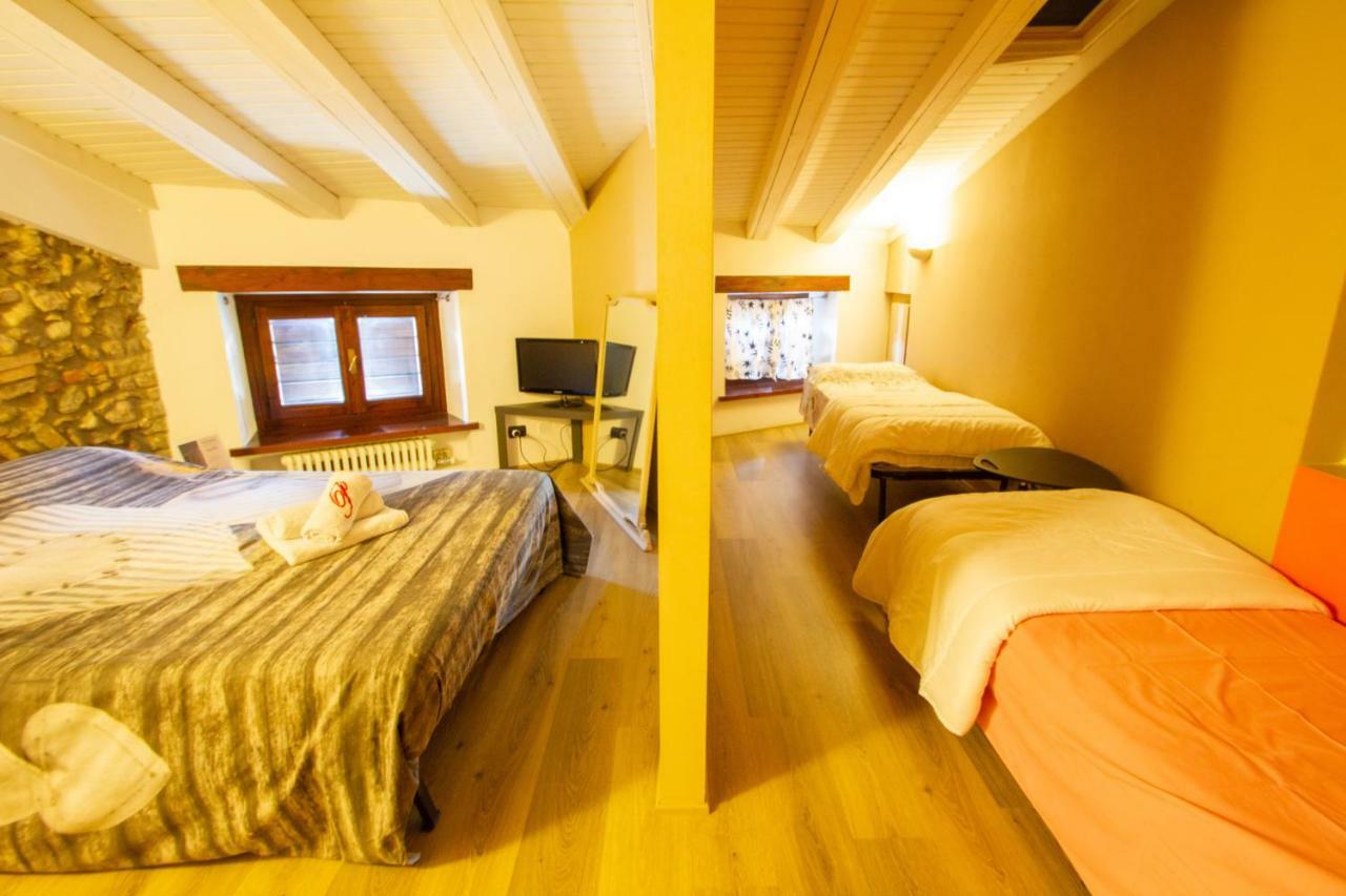 Prigioni House Bed and Breakfast Peschiera del Garda Buitenkant foto